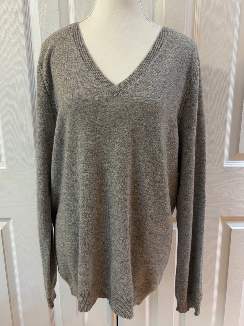 Magaschoni Gray Cashmere V-Neck Sweater Size XL